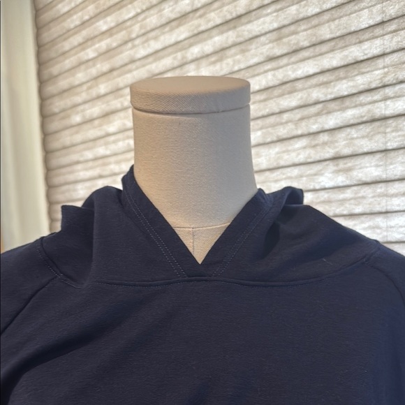 Onzie Navy Cinch Cropped Hoodie. Size S/M - Picture 4 of 6